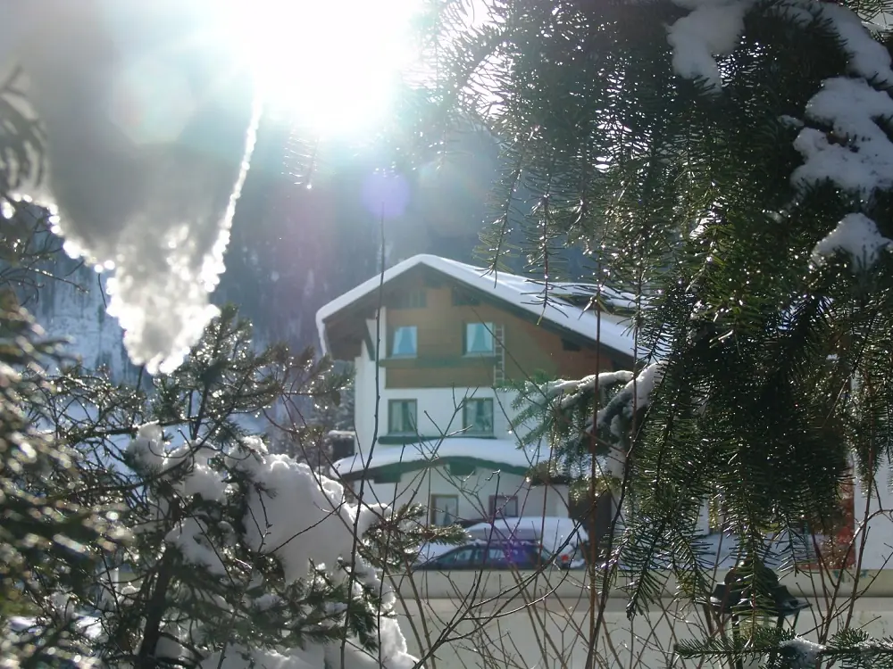 Hausansicht Winter