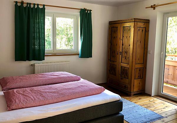 GRÜN Schlafzimmer/ GREEN sleeping room 1-1