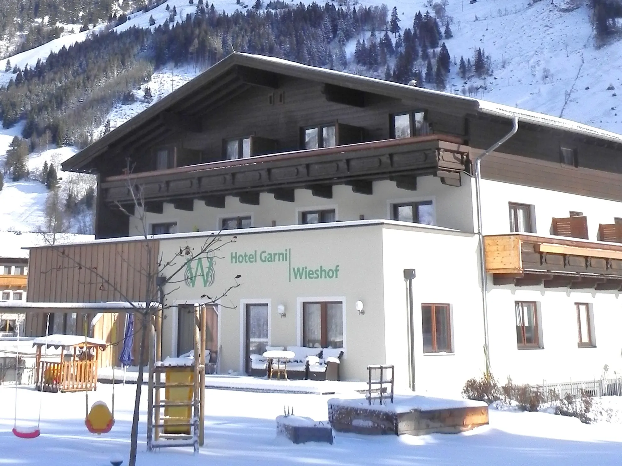 HausWintehochJPG.JPG