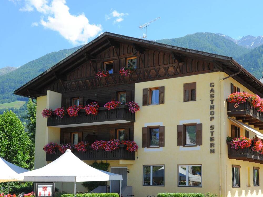 Hausansicht Gasthof-Pizzeria Stern