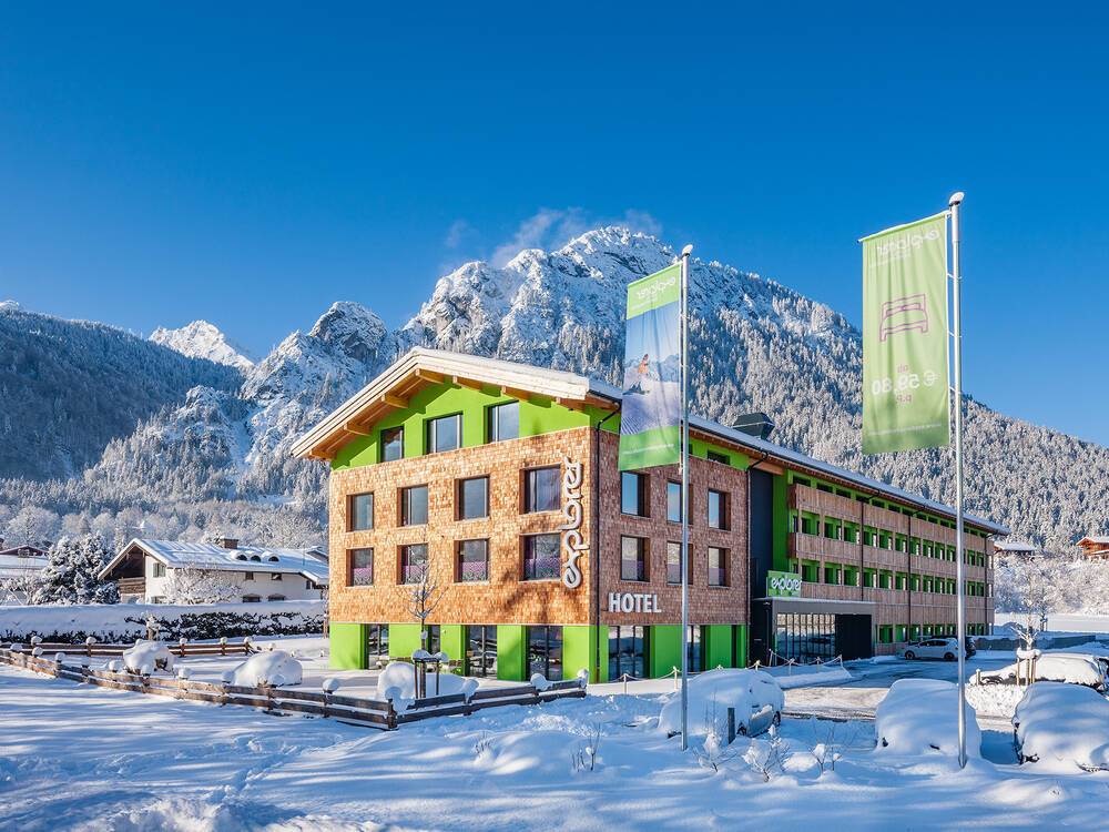 ExplorerHotelBerchtesgadenimWinterjpg.jpg