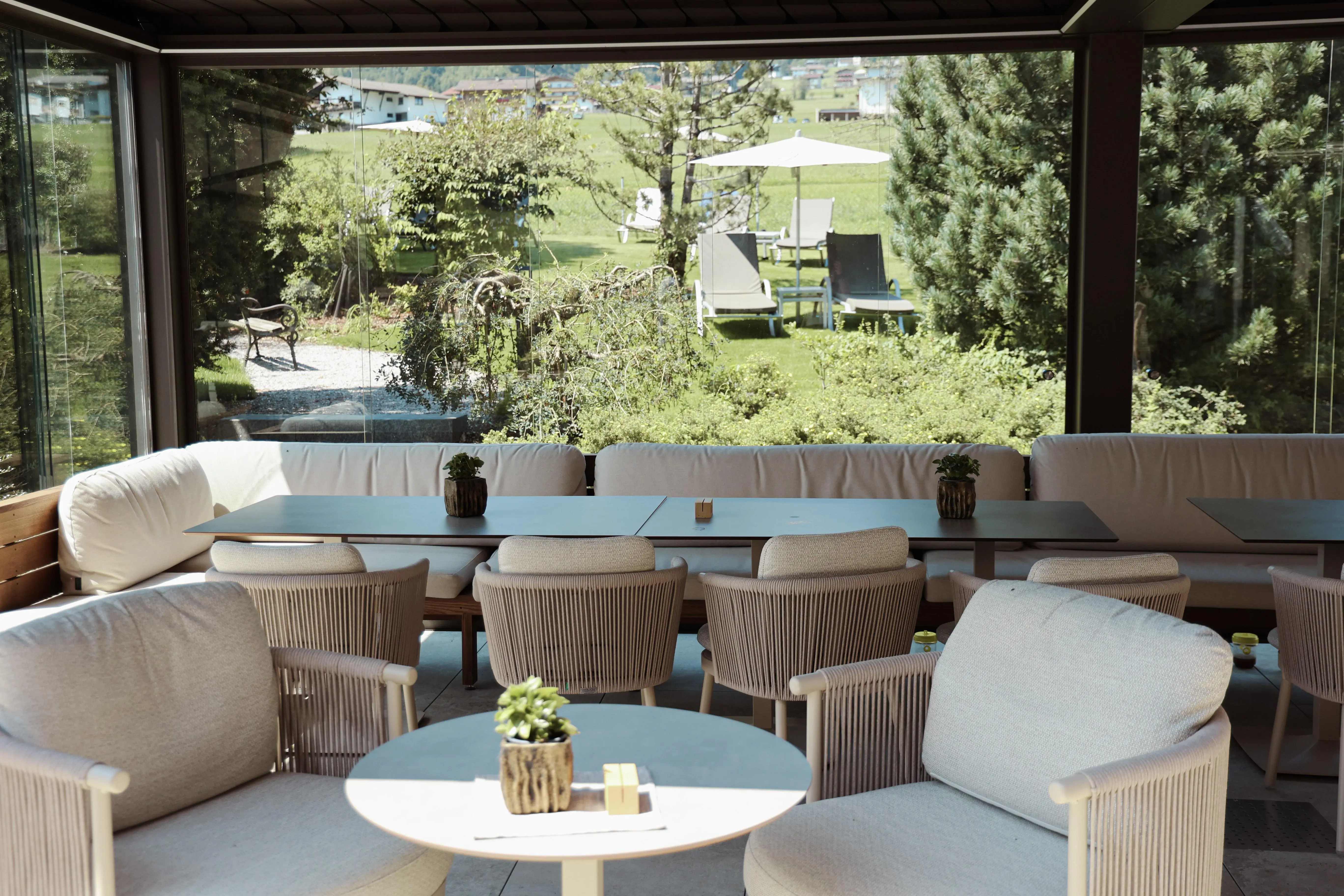 Sonnenterrasse_HotelHeld_Zillertal (2)
