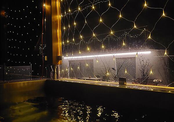 auch der Whirlpool ist weihnachtlich beleuchtet