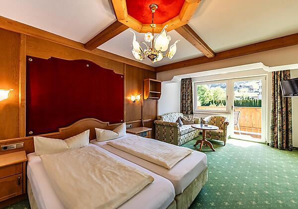 Komfort Zimmer 1. Etage-Focus Bett-Querformat