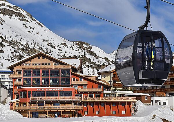 20-01_evafoto_5950_HotelmitGondel