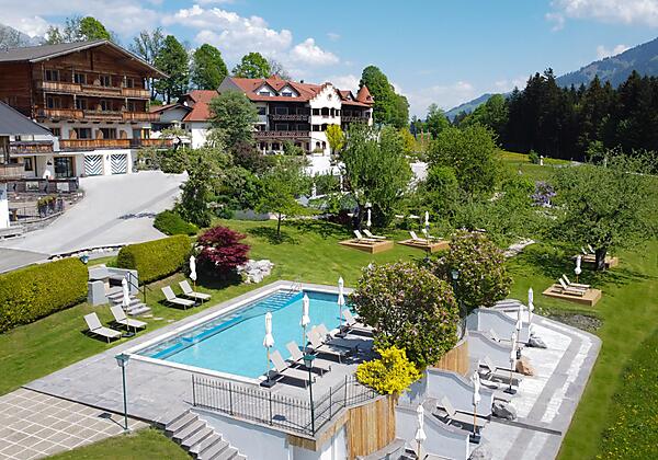 Gartenlandschaft-Hotel-AlpenSchloessl-Sommer-Landh