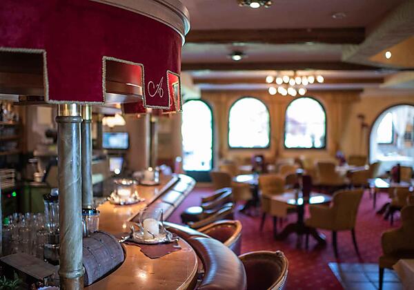 Söll_Hotel_AlpenSchlössl_Bar_WilderKaiser
