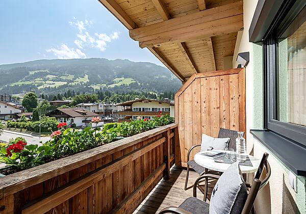 Hotel_Alpina_Landstrasse_19_Ried_06_2025_Balkon