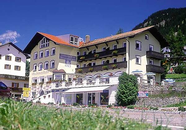Hausansicht Hotel am Reschensee
