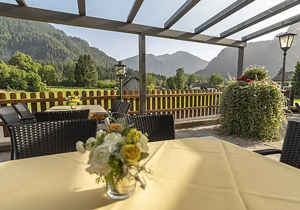 Frühstück Terrasse Sommer