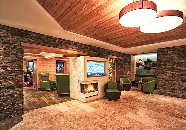 Empfang des Hotels Arnika in Ischgl