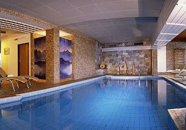 Das Hallenbad im Hotel Austria