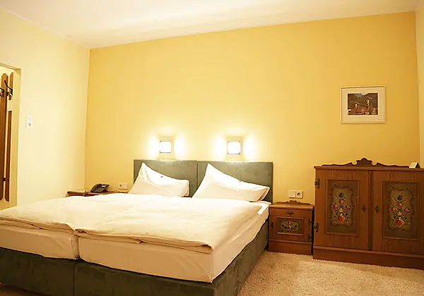 Ein Doppelzimmer Typ B superior im Hotel Austria