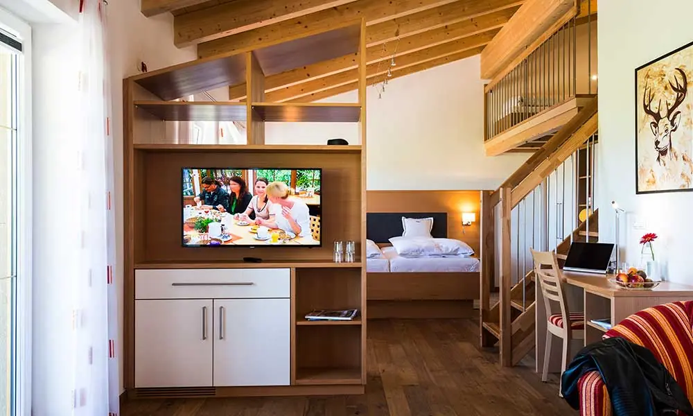 Wohnbereich der Junior-Suite Edelweiss 2 im Hotel Bellevue in Riezlern