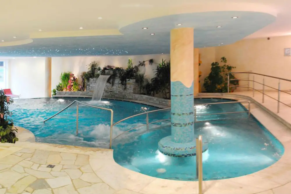 Das Hallenbad im Hotel Bergblick in Ratschings