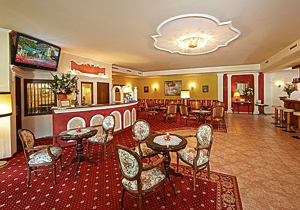 Die Rezeption im Hotel Berner in Zell am See
