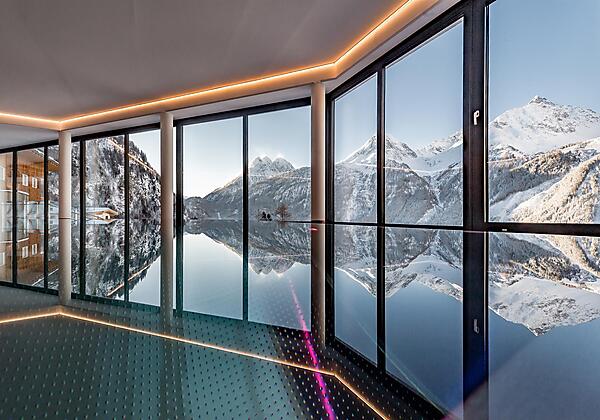 Indoor Infinity Pool