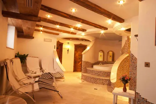 Blick in den Wellnessbereich des Hotels Christeinerhof Villa Pallua in St. Christina