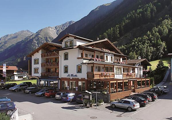 Hotel das Zentrum im Sommer