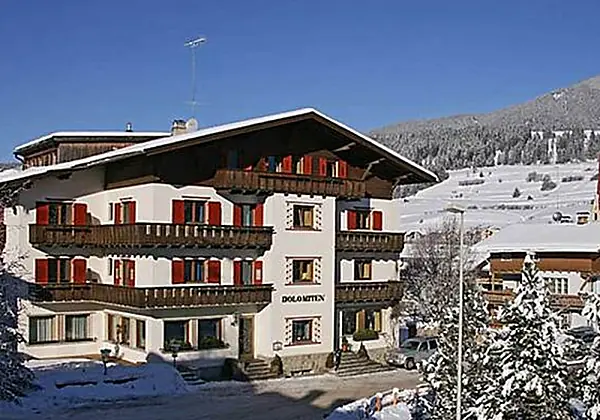 Außenansicht Hotel Dolomiten in Welsberg