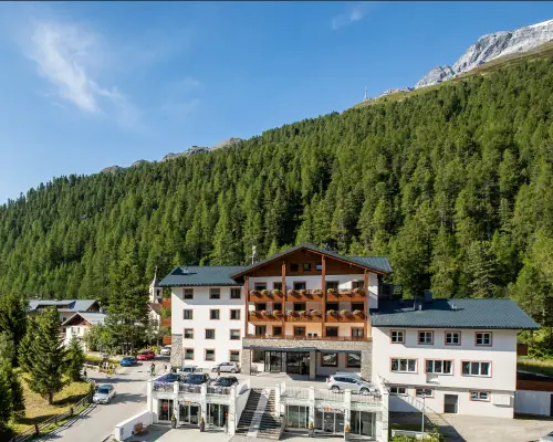 Hausansicht Hotel Eller Sulden