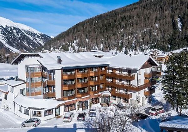 Hausansicht Hotel Eller in Sulden