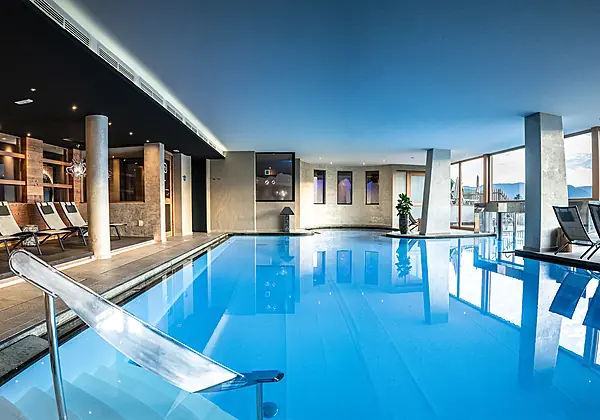 Pool Hotel Emmy