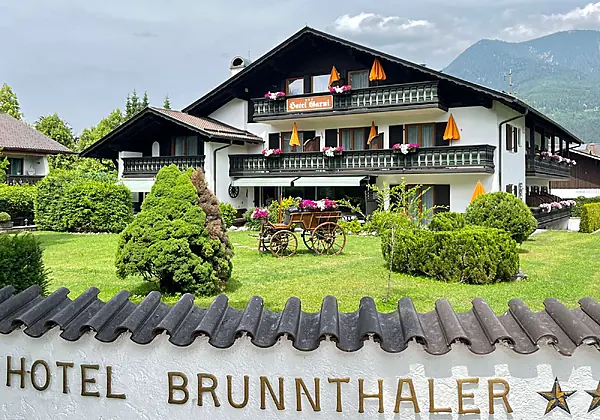 Hotel Garni Brunnthaler Frontansicht