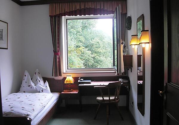 Einbettzimmer im Landhaus Bürtlmair