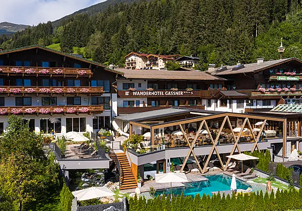Das Hotel Gassner 4*S im Sommer