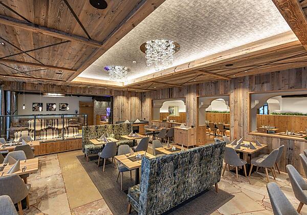 braeusaal-im-stegerbraeu-essen-trinken-feiern