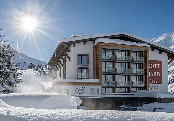 Winterfassade Hotel Gotthard-Zeit