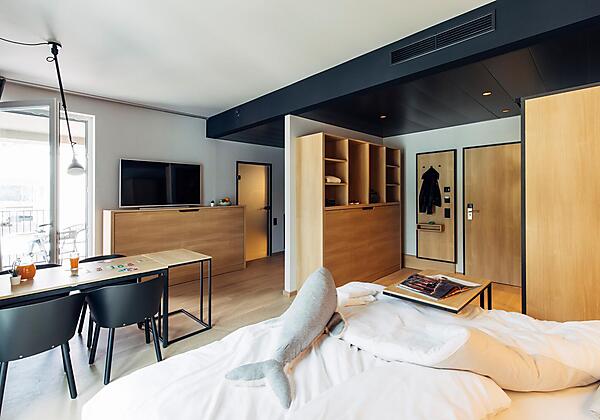 harrys_home_bischofshofen_FamilyFriends_Daniel_Zan