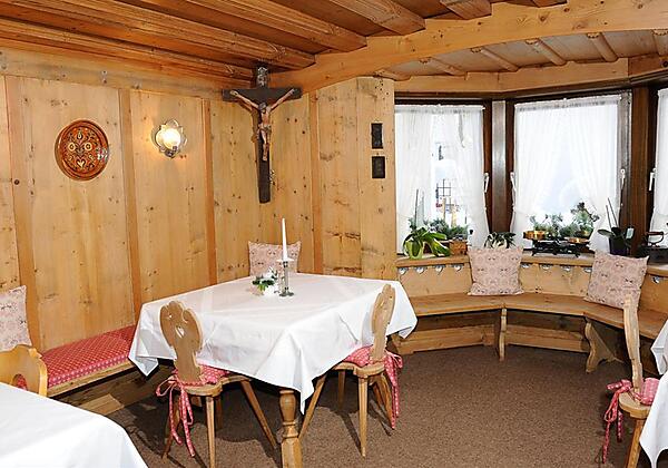 Stüberle Hotel Helga Seefeld in Tirol