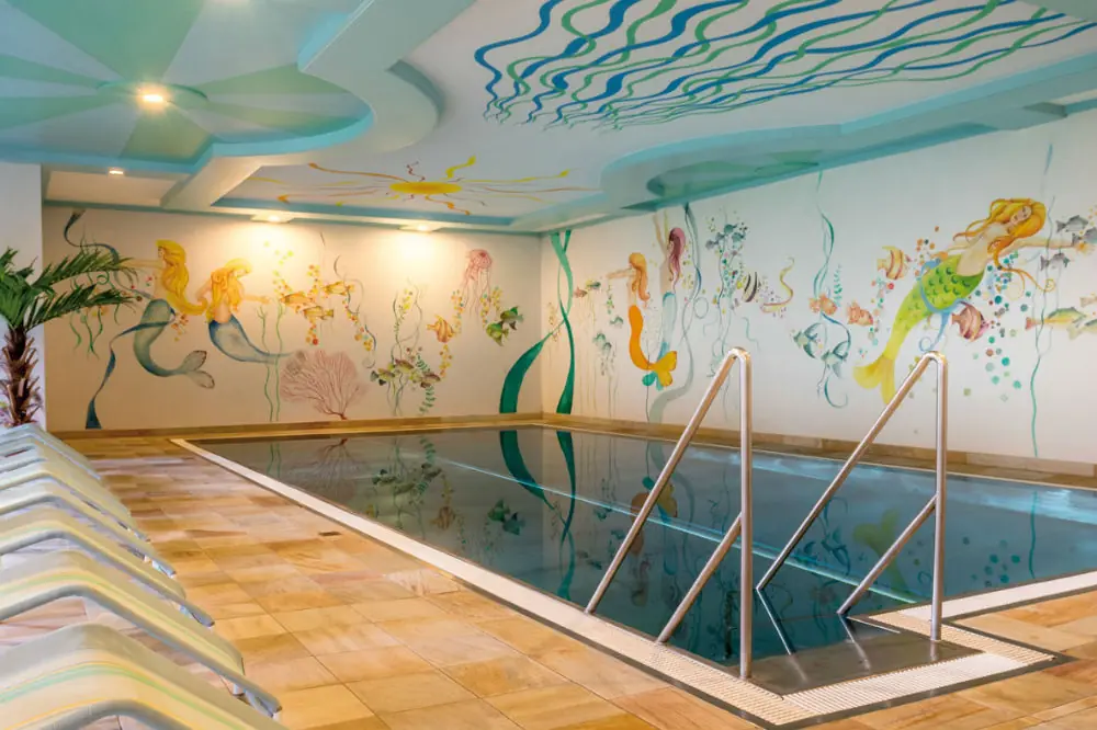 Das Hallenbad im Hotel Huber Hochland