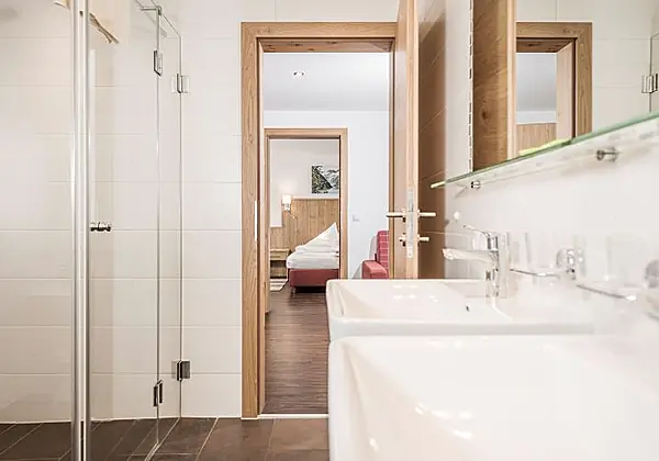 Zimmer im Hotel Kirchlerhof in Lanersbach