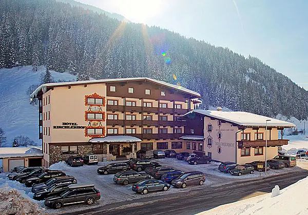 Blick auf das Hotel Kirchlerhof in Lanersbach