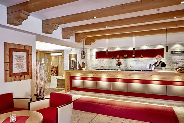 Hotel Rezeption & Lobby