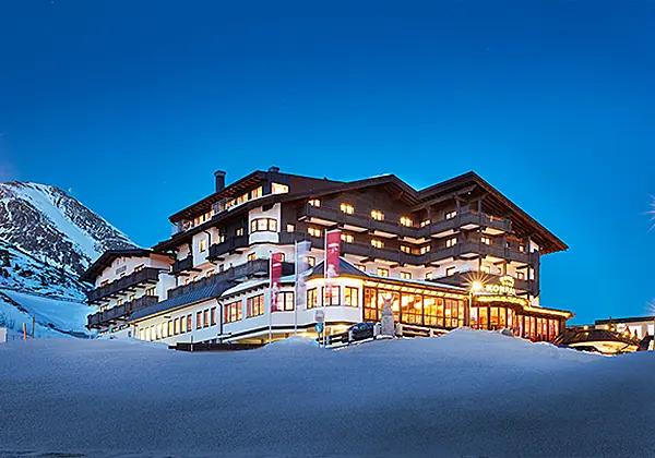 Hotel Konradin bei Nacht