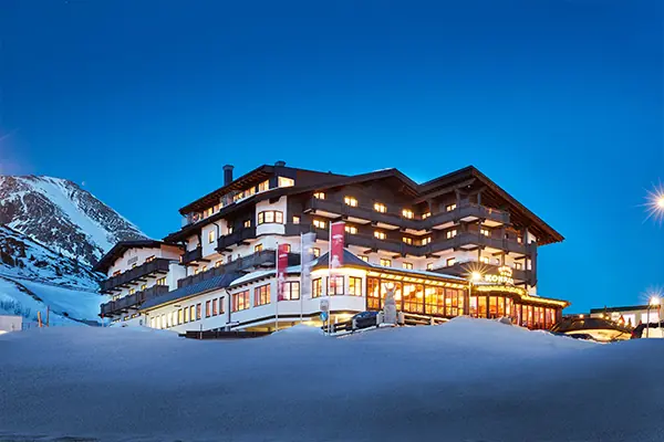 Hotel Konradin bei Nacht