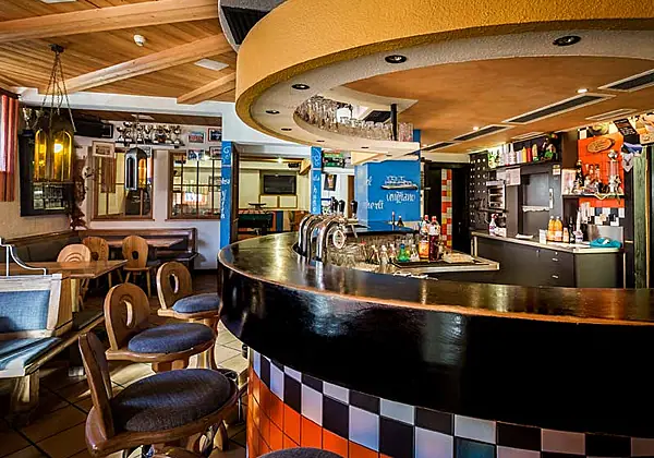 Bar im Hotel Lamm in St. Valentin