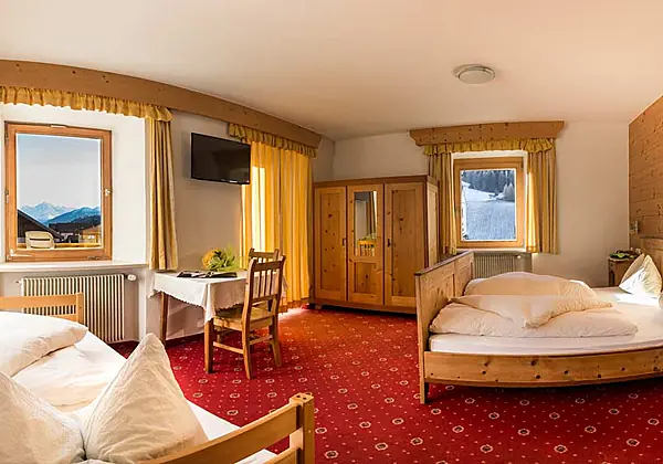 Dreibettzimmer im Hotel Lamm in St. Valentin