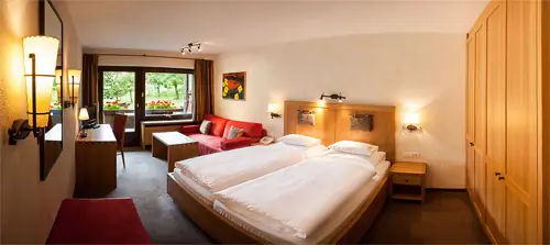 Ein Doppelzimmer Typ AA im Hotel Madrisa in Gargellen