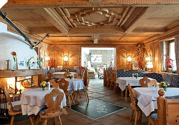 Zirbenstube Hotel Maiensee