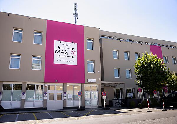 HOTEL max70 Haupteingang