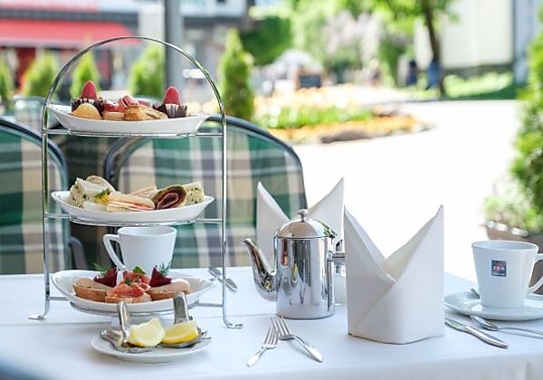 Frühstück auf der Terasse