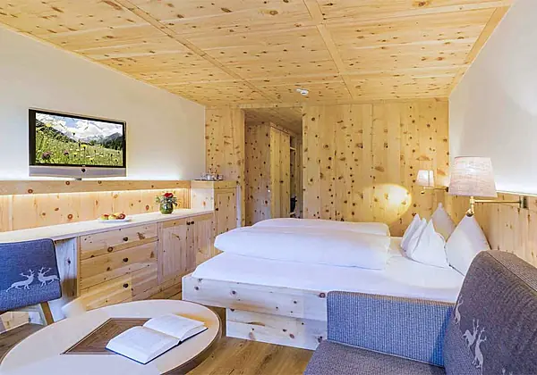 Komfort-Doppelzimmer Zirbe im Montafoner Hof in Tschagguns