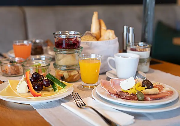 Frühstück täglich bis 12 Uhr