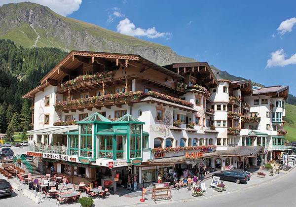 Außenansicht des Hotels Gletscher & Spa Neuhintertux in Tux