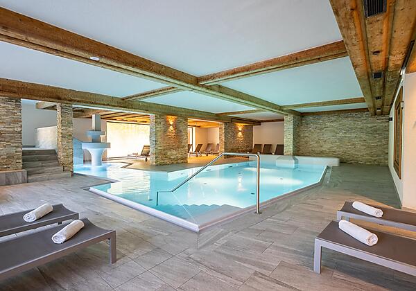 7 Hotel NockResort Spa Schwimmbad Indoor Pool